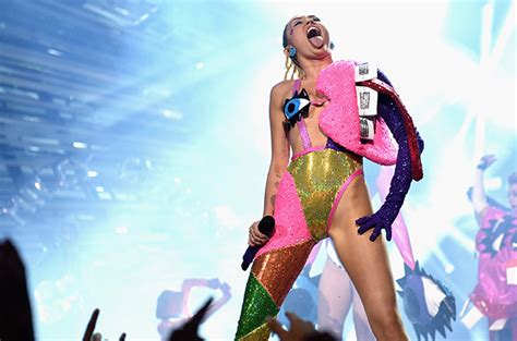Miley Cyrus Says New Album Cost 50 000 To Make Label Was Out Of The Loop Billboard