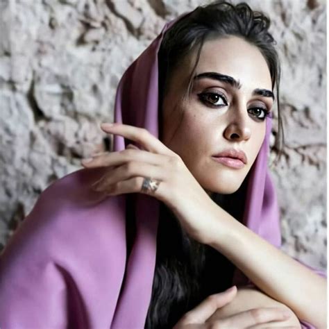 Watch Esra Bilgic Aka Halime Sultan Shoots For Q Mobile Ad When Where