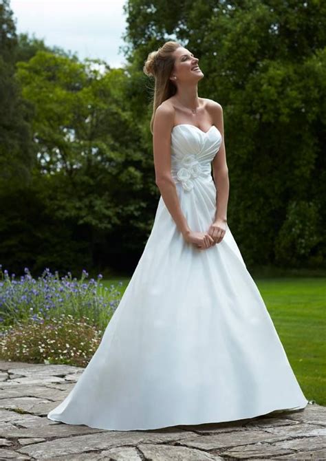 Our Recommend Bridal Boutique Ashleys Bridal For A One To One Bespoke