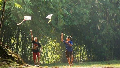 15 Permainan Tradisional Anak-Anak Yang Hampir Punah - MogiMogy