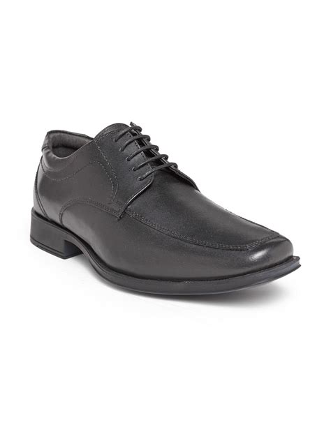 Less formal than an oxford, derby shoes are recognised by their open front construction. Buy Black Leather Derby Shoes for Men's | Noble Curve