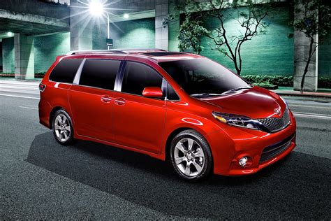 2015 Toyota Sienna Gets Unveiled over the Internet - autoevolution