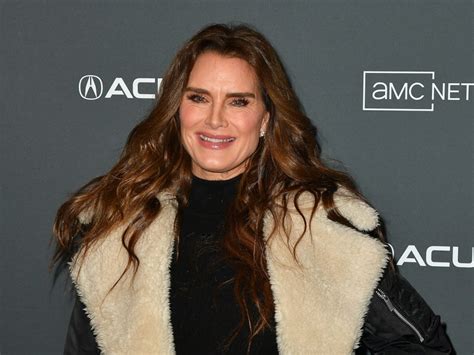 Brooke Shields Is A Showstopping Vision In The Brightest Neon Green