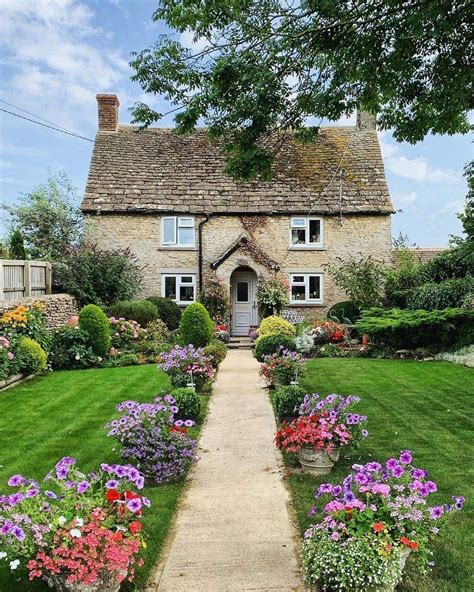 Pin By Rachael Niles On Home With Images English Cottage Garden