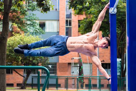 Los Elementos De Entreno Más Utilizados En Un Parque De Calistenia