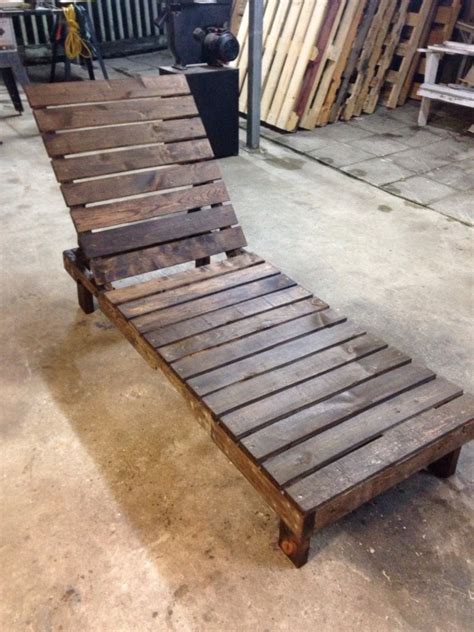 We are completely sure about this furniture that it will held much precious and gracious to you. 22 Genius Handmade Pallet Furniture Designs That You Can ...