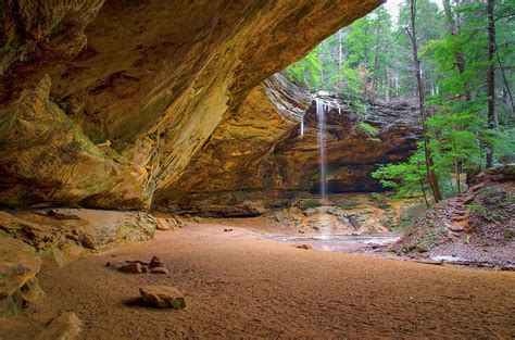 Ash Cave And Waterfall Hocking Hills State Park Ohio
