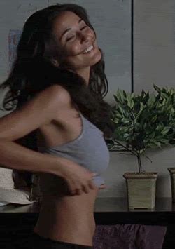 Gifs Of Celebrity Bouncing Boobs Gifs Izispicy Com
