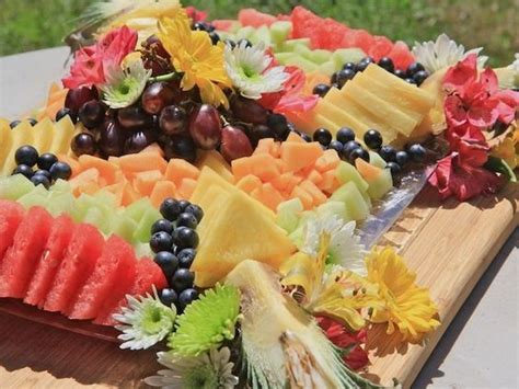 How To Make A Beautiful Fruit Tray Recipe In 2020 Fruit Platter