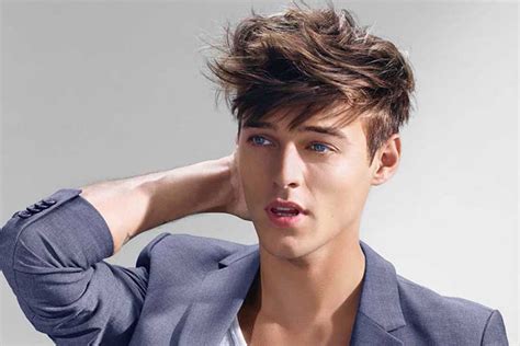 Dishevelled And Messy Hairstyles For Men In 2021