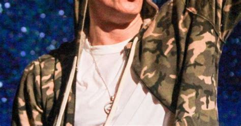 Eminem Ganha Prêmio De Artista Do Ano Do Youtube