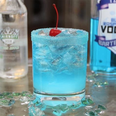 Hypno Bite Tipsy Bartender Recipe Raspberry Vodka Hpnotiq Drinks