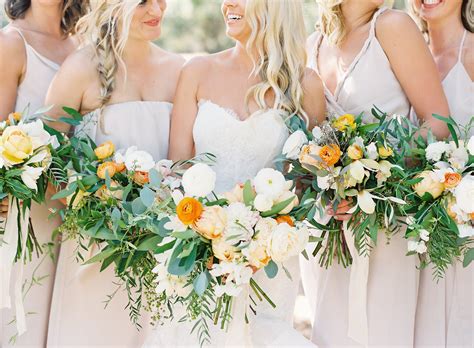 11 Dos And Donts For Choosing Your Bridesmaids Bouquets Martha