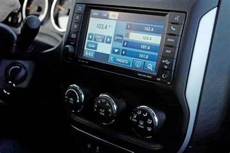 It features a large screen that comes with several integrated multimedia features. 10 Best Double DIN Head Units of 2020 - Double Din Stereo ...