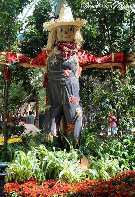 20 Fabulous Garden Scarecrow Ideas Scarecrows For Garden Fall