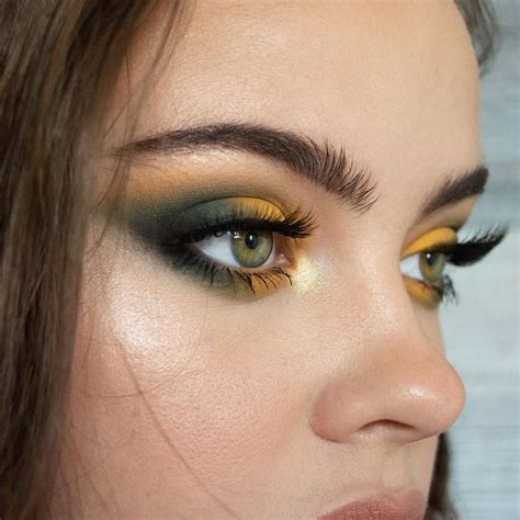 Yellow Makeup Yellow Eyeshadow Bold Makeup Colorful Makeup Skin