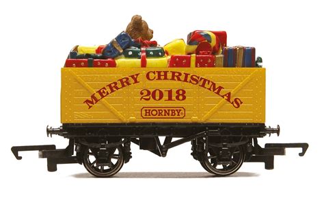 Hornby R6889 Hornby Christmas Plank Wagon 2018 Railway