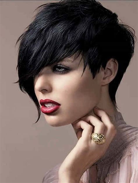 Christmas hairstyles are the right things to brighten your holidays and tune you into this festive vibe. Christmas Hairstyles 2013-2014