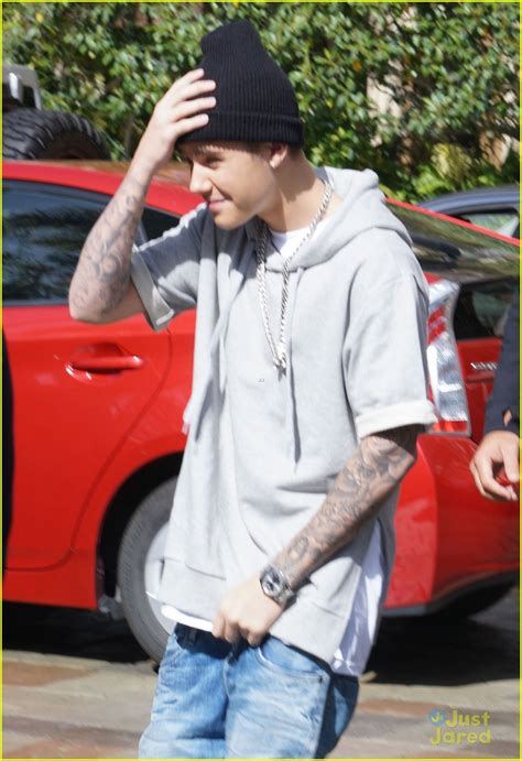 justin bieber was caught lookin fly while shopping photo 674312 photo gallery just jared jr