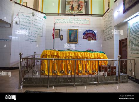Tomb Of Bahadur Shah Zafar The Last Emperor Of India Yangon Myanmar Stock Photo Alamy