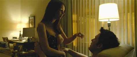 Emily Ratajkowski Nude Making Out Scene From Gone Girl Movie Scandal Planet