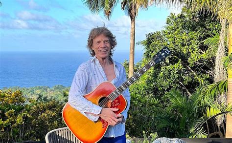 Rocks Living Legend Mick Jagger All Smiles On Vacation In Jamaica