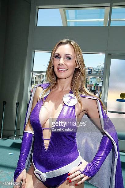 Tanya Tate Photos Et Images De Collection Getty Images