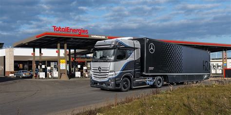 Daimler Truck und Total Schulterschluss für H2 Mobilität im