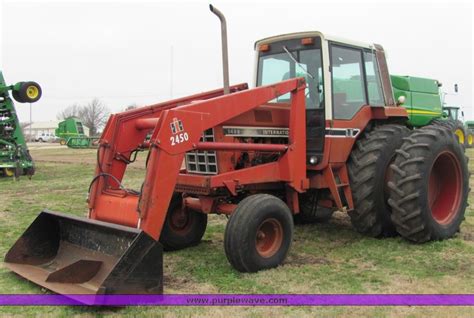 1977 International 1486 Tractor With Loader In Marion Ks Item 3321