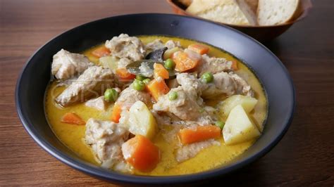 A traditional kerala chicken stew recipe, that goes well with appam. Stew Recipe | Chicken Stew Recipe | Easy Chicken Recipes | Easy chicken recipes, Easy chicken ...