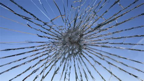 What Is the Right Way to Fix Cracked Glass?