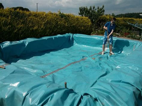 Irish Lads Build Their Own Swimming Pool From Bales Of Hay The Irish Post