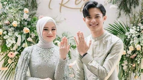 Download lagu bertakhta dihati mp3 dan mp4 video dengan kualitas terbaik. Berita Seleb: Diciptakan dari Hati buat Dinda Hauw Chord ...