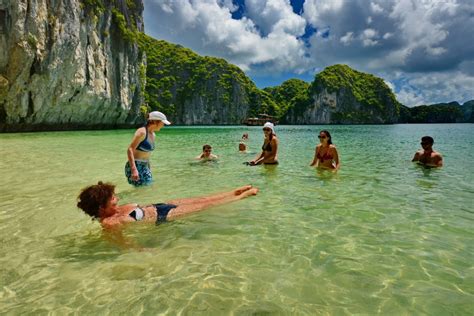 Lan Ha Bay Vietnam A Paradise Next To Halong Bay