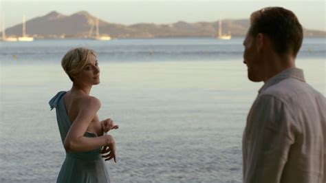 Nackte Elizabeth Debicki In The Night Manager