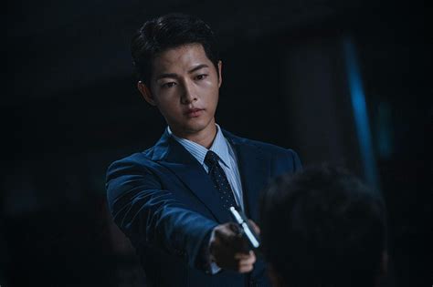 Song Joong Ki Has An Opinion About The Way Vincenzo Villains Were Punished Gma News Online