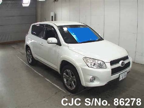 The rav4 was toyota's answer to the compact 4x4 category vehicles from the likes of suzuki and daihatsu. 2014 Toyota Rav4 White for sale | Stock No. 86278 | Japanese Used Cars Exporter