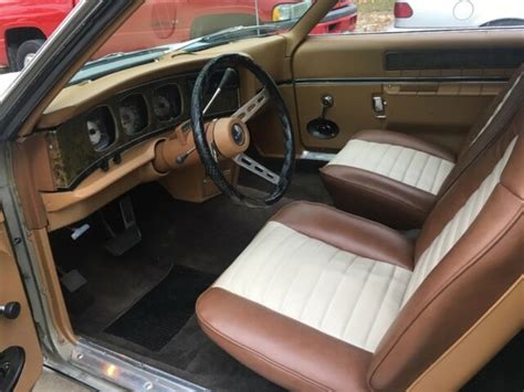 Modern houses recycling old vehicles. New interior body in very good condition - Classic 1973 ...