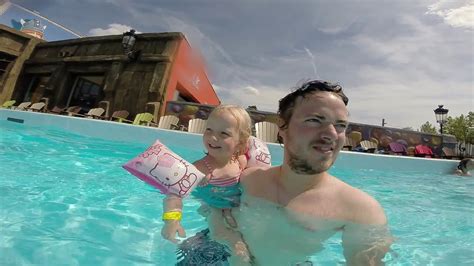 Xtrem toboggan aquatique départ à la verticale. Plopsaqua 05 08 2015 - YouTube