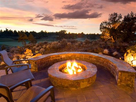 Outdoor Fireplaces And Fire Pits That Light Up The Night Diy