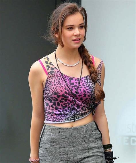 Hailee Steinfeld Nude And Sexy Photos The Fappening