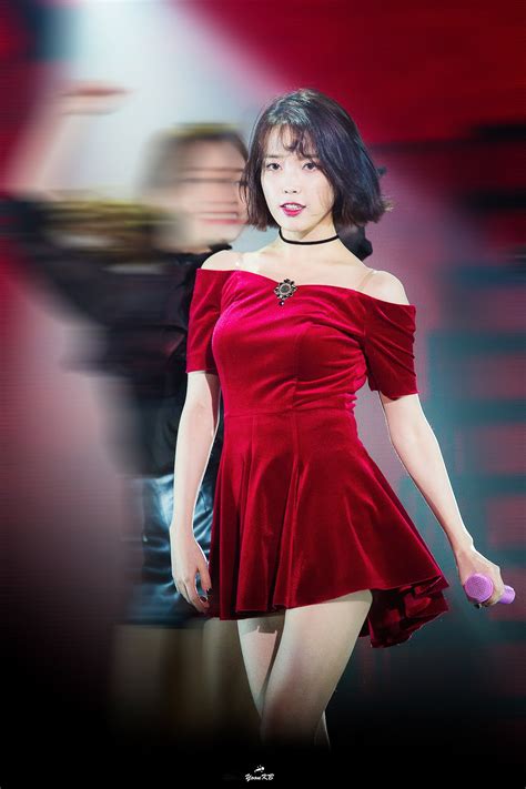 9 Photos Of Ius Sexy Jaw Dropping Short Skirt — Koreaboo