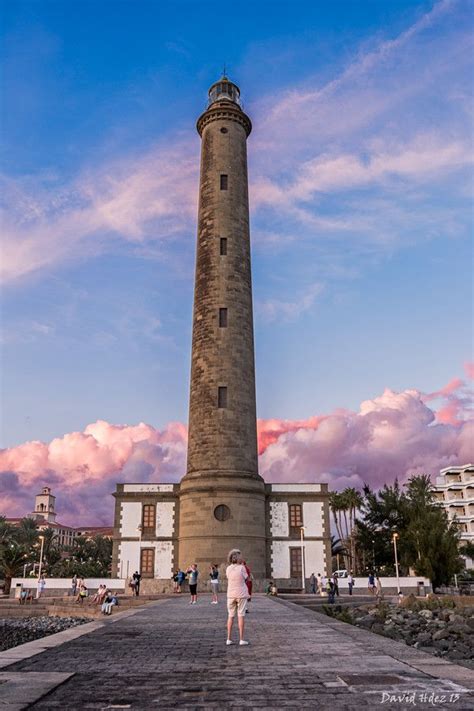 Estos apartamentos se encuentran en maspalomas, a sólo 8 minutos a pie del campo de golf de maspalomas. Faro de Maspalomas (Gran Canaria) | Leaning tower of pisa, Leaning tower, Tower
