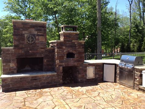 Diy Outdoor Fireplace And Pizza Oven Combos Your Diy Outdoor