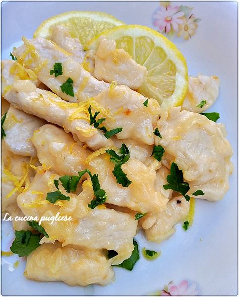 Pollo ripieno, per le feste non può mancare un bel pollo ruspante ripieno con salsiccia, carne trita e ricetta prelibata del pollo disossato ripieno, cottura al forno. Petti di pollo al limone - La Cucina Pugliese