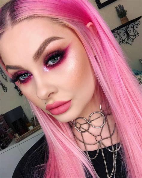It's time to meet the hottest shade bright now. 35 Pink Eye Makeup Looks To Try This Season!