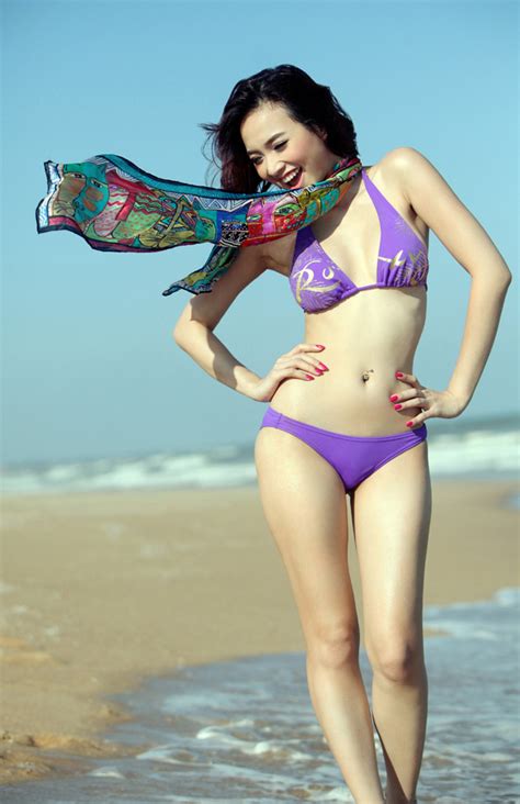 Beauty And Secret Photos Of Super Model Ngoc Diep On Beach Part3