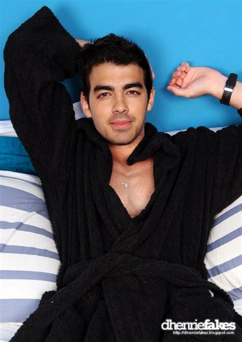Go See GEO Amazing Fakes Disney Hotties Week Jonas Brothers