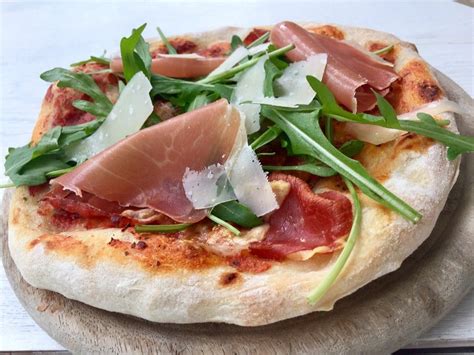 View our full menu, nutritional information, store locations, and more. Der beste Pizzateig von Jehuty | Chefkoch | Rezept ...