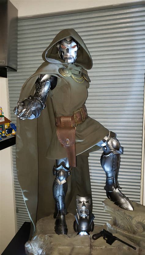 Doctor Doom Legendary Scale Rsideshowcollectibles